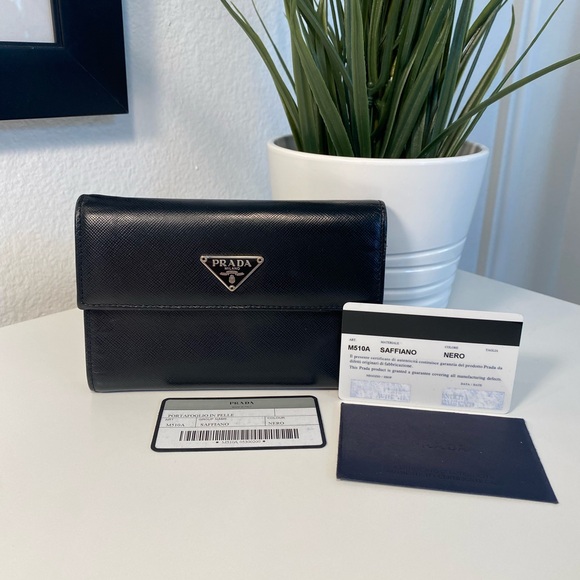 PRADA Saffiano Leather Trifold Wallet Unisex - Picture 3 of 13